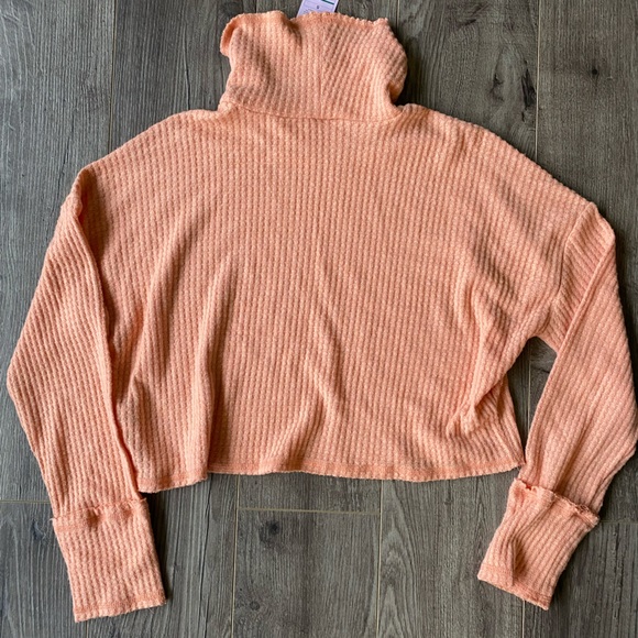 3/$30 Wild Fable NWT peach waffle knit cropped long sleeve turtleneck - SO soft! - Picture 2 of 7